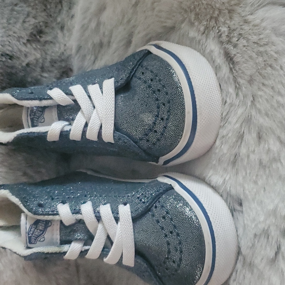 Shoes - Picture 2 of 3